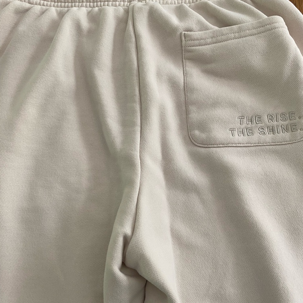 Vuori sweatpants size XS. Worn once and washed - Picture 4 of 4